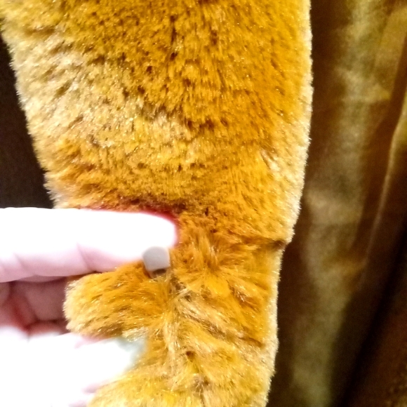 NWOT!!! RARE Calvin Klein Fur Coat - Picture 3 of 7